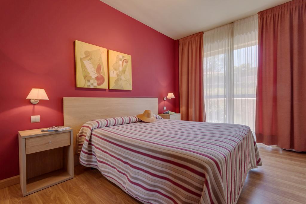 Apartamentos Mar Комилас Екстериор снимка